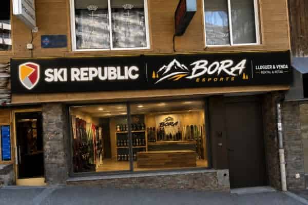 Ski Republic Bora Esports - Centre Station