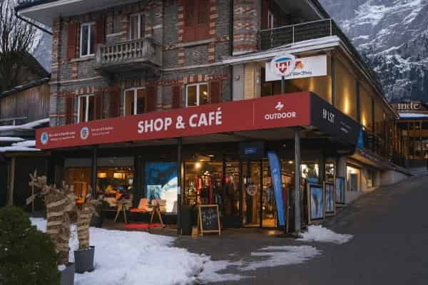Outdoor Shop & Café