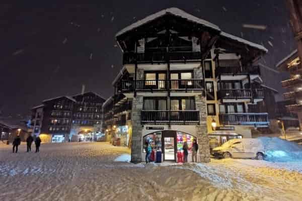 Ski Republic Centre Station Val Village