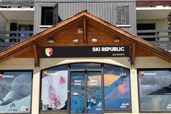 Ski Republic Centre Station Alti Sports