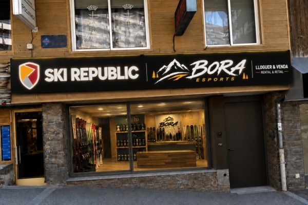 Ski Republic Bora Esports - Centre Station